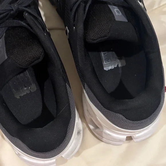 On Running Athletic Shoes in Black and White - Picture 7 of 8